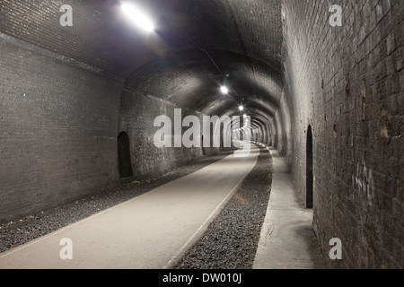 Der Grabstein-Tunnel, Teil der Monsal-Strecke im Bereich White Peak von der Peak District National Park, UK Stockfoto