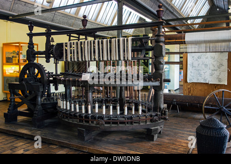 Flachs Garn-Mühle / Holz Garn verdrehen Maschine aus dem Jahr 1789 bei MIAT, industrielle Archäologiemuseum, Gent, Belgien Stockfoto