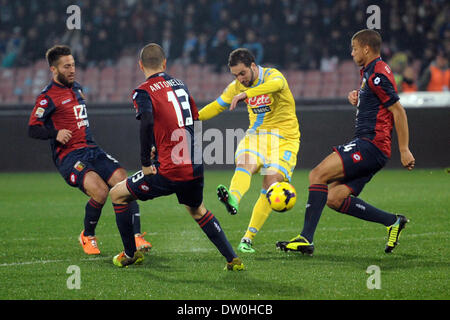 Neapel, Italien. 24. Februar 2014. Neapel, Italien - Februar 2: Gonzalo Higuain während der italienischen Serie A Spiel zwischen SSC Neapel und Genua CFC Football / Soccer im Stadio San Paolo am 24. Februar 2014 in Neapel, Italien. © Franco Romano/NurPhoto/ZUMAPRESS.com/Alamy Live-Nachrichten Stockfoto