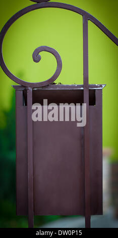 Cloes bis eines Postfachs auf der Straße Stockfoto