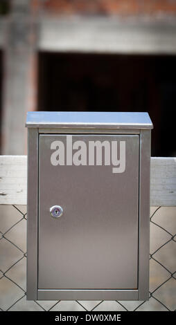 Cloes bis eines Postfachs auf der Straße Stockfoto