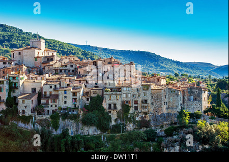 Europa, Frankreich, Alpes-Maritimes. Tourettes-Sur-Loup. Das hochgelegene Dorf. Stockfoto