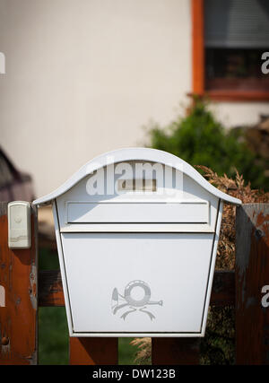 Cloes bis eines Postfachs auf der Straße Stockfoto