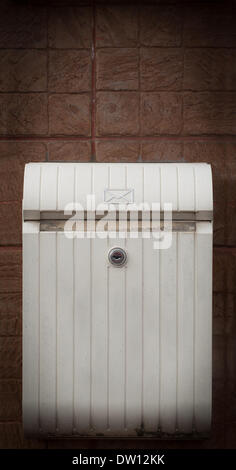 Cloes bis eines Postfachs auf der Straße Stockfoto