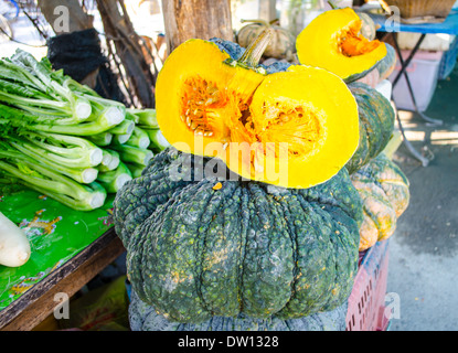 Kürbisse auf dem Markt Stockfoto