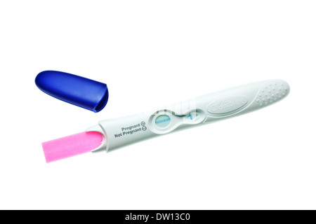 Home Schwangerschaft Test-Kit zeigt ein negatives Ergebnis auf weißem Hintergrund Stockfoto