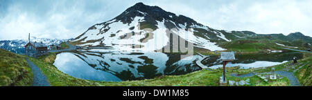 Reflexionen über den Sommer Alpensee Stockfoto