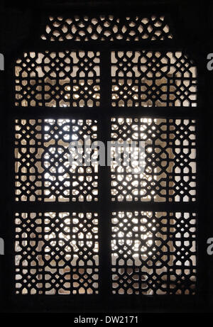 Ornament Gitter Fenster in Indien Stockfoto