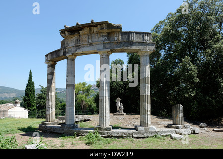 Der Tempel für Venus Knidos mit Replik Aphrodite-Tempel Statue in Villa Adriana Tivoli Italien wurde auf Griechisch modelliert. Stockfoto