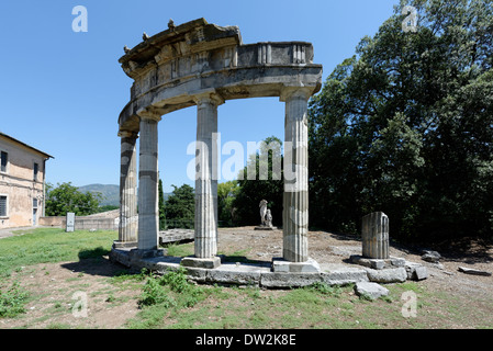 Der Tempel für Venus Knidos mit Replik Aphrodite-Tempel Statue in Villa Adriana Tivoli Italien wurde auf Griechisch modelliert. Stockfoto