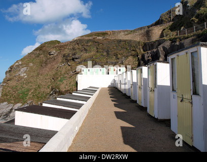 Reihe von Strandhütten, Tolcarne Beach, Newquay, Cornwall, UK Stockfoto