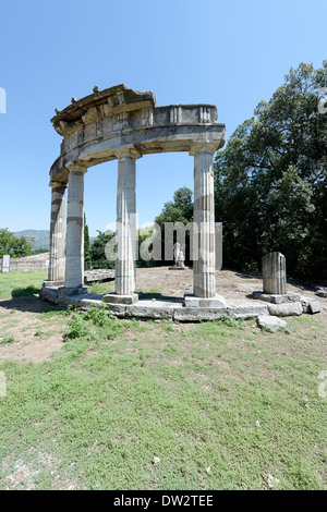 Der Tempel für Venus Knidos mit Replik Aphrodite-Tempel Statue in Villa Adriana Tivoli Italien wurde auf Griechisch modelliert. Stockfoto