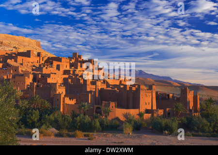 Ait Benhaddou Kasbah in der Morgendämmerung, Marokko, hoher Atlas-Gebirge, Ksar Ait Benhaddou, Ouarzazate Provinz Souss-Massa-Draâ Region, Stockfoto