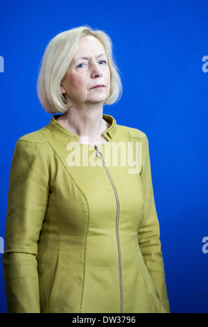 Berlin, Deutschland. 26. Februar 2014. Bundesminister für Bildung präsentiert die 2014 Berichte an die Bundeskanzlerin Angela Merkel, am 26. Februar 2014. Bildnachweis: Goncalo Silva/NurPhoto/ZUMAPRESS.com/Alamy Live-Nachrichten Stockfoto