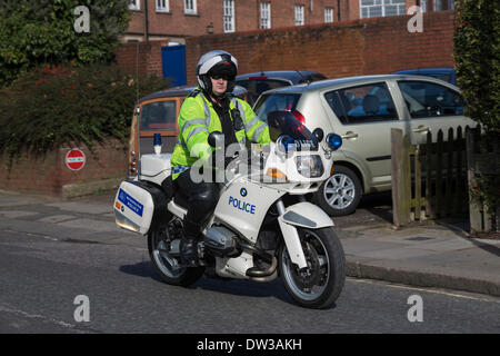 Hampton, Middlesex, UK. 26. Februar 2014. Ein Konvoi von klassischen polizeilichen Kraftfahrzeuge von Hampton Garage New Scotland Yard, London. Bildnachweis: Colin Hutchings/Alamy Live-Nachrichten Stockfoto