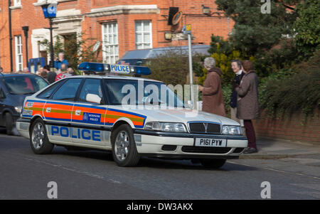 Hampton, Middlesex, UK. 26. Februar 2014. Ein Konvoi von klassischen polizeilichen Kraftfahrzeuge von Hampton Garage New Scotland Yard, London. Bildnachweis: Colin Hutchings/Alamy Live-Nachrichten Stockfoto