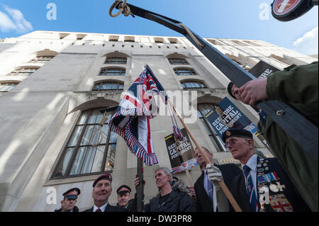 Old Bailey, London, UK. 26. Februar 2014. Michael Adebolajo, 29, aus Romford, und Michael Adebowale, 22, aus Greenwich, waren im Old Bailey für den Mord an Soldaten, Lee Rigby verurteilt. Adebolajo erhielt einen vollständiger Begriff & Adebowale hat mindestens 45 Jahre lang inhaftiert worden. Stockfoto