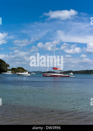 Dh Urupukapuka Island BUCHT DER INSELN NEUSEELAND Segelboot und Cruiser Yachten Bucht ankern Anker Nord Stockfoto