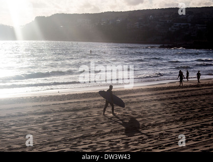 Zu Fuß entlang Nord Steyne Surfer Strand Manly nördlichen Strände Sydney New South Wales NSW Australia Stockfoto