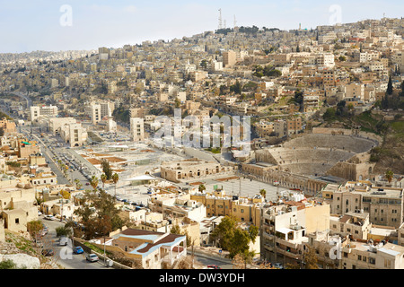 Römische Theater und Stadt Blick auf Amman, Jordanien Stockfoto