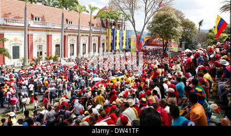 Caracas, Venezuela. 26. Februar 2014. Menschen nehmen an den "Frieden und Leben Mobilisierung" Marsch in Caracas, Venezuela, am 26. Februar 2014 Teil. Bauern und Fischer kamen in Caracas Mittwoch zur Teilnahme an des Marsches zur Unterstützung der venezolanische Präsident Nicolas Maduro, laut der lokalen Presse. Bildnachweis: AVN/Xinhua/Alamy Live-Nachrichten Stockfoto