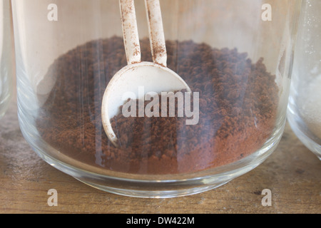 Kaffee in Gläsern auf alte hölzerne Stockfoto