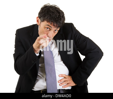 Geschäftsmann eine anklagende Finger auf der Kamera erkennen und die Schuld der Viewer, Oberkörper Porträt isoliert Stockfoto