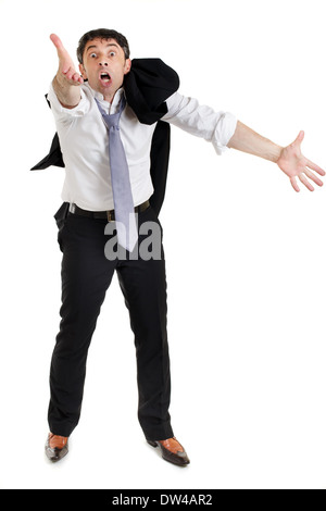Emotionale Geschäftsmann mit seinem Jackett geschlungen über seine Schulter Schriftsatz seiner Sache gestikuliert mit beiden Händen, in voller Länge Stockfoto