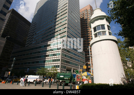 Titanic Memorial Lighthouse Front Street Lower Manhattan New York City New York USA. Schermerhorn Zeile. Wenn wir von Fulton St kommen Stockfoto