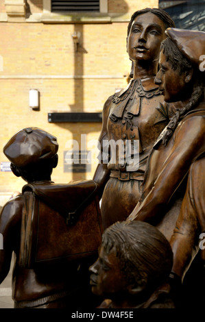 London, England, Vereinigtes Königreich. Kinder der Kindertransport-Denkmal (2006; Frank Meisler) in Liverpool Street Station Stockfoto