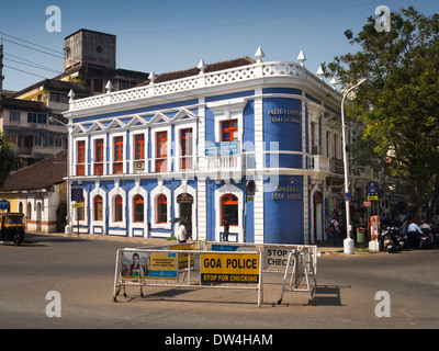 Indien, Goa, Panjim, Dr. Dada Vaidy Road, Singbal Book House und Indiatourism Tourist Office Stockfoto