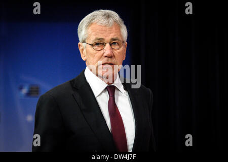 Brüssel, Bxl, Belgien. 27. Februar 2014. US-Verteidigungsminister Chuck Hagel hält Pressekonferenz am Ende des North Atlantic Vertrag Organisation NATO-Verteidigungsminister in der Sitzung über die neuesten Entwicklungen in der Ukraine, im Hauptquartier des Bündnisses in Brüssel, Belgien am 27.02.2014 von Wiktor Dabkowski Credit: Wiktor Dabkowski/ZUMAPRESS.com/Alamy Live News Stockfoto