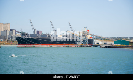 Chemischen Industrie Pflanzen Versand. Schmelze die Raffinerie und Schmelze arbeiten Schiffe petrochemischen Shell Geelong Kraftstoff geladen wird Stockfoto