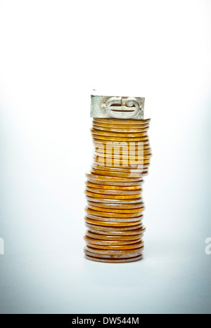 Stapel von Münzen mit Prozent-Zeichen Stockfoto