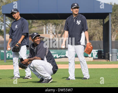 Tampa, Florida, USA. 25. Februar 2014. (L-R) Hiroki Kuroda, CC Sabathia, Masahiro Tanaka (Yankees) MLB: New York Yankees Frühling Baseball Trainingslager in George M. Steinbrenner Field in Tampa, Florida, Vereinigte Staaten von Amerika. © Thomas Anderson/AFLO/Alamy Live-Nachrichten Stockfoto