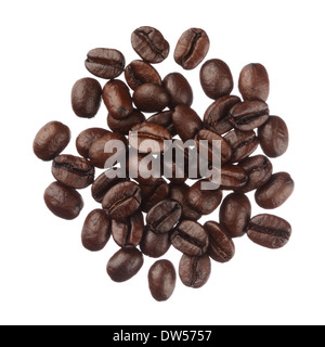 Kaffeebohnen Haufen isoliert auf weißem Hintergrund hautnah Stockfoto