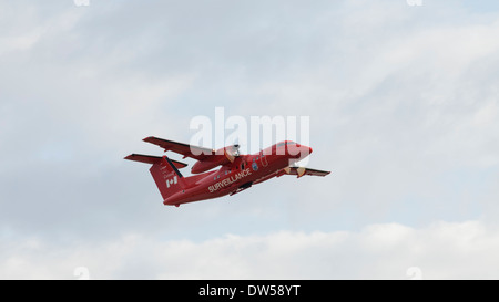 Transport Canada Dash 8 marine Luftüberwachung Flugzeug C-GSUR Luft nach dem Start zur Patrouille der kanadischen Küste Stockfoto