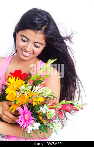 indische schöne Modell mit Blumenstrauß Stockfoto