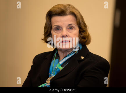 Washington DC, USA. 27. Februar 2014. US-amerikanischen Senator Dianne Feinstein in Washington DC, USA, 27. Februar 2014. Foto: ARNO BURGI/Dpa/Alamy Live-Nachrichten Stockfoto