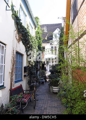 Rund 90 Gänge und Höfe dort sind in der alten Stadt Lübeck. Sie sind ein Überbleibsel der mittelalterlichen Stadtplanung. Die dicht bebauten Straßen resultiert aus der erfolgreichen Handel als Hansestadt. Foto: Klaus Nowottnick Datum: 10. April 2009 Stockfoto