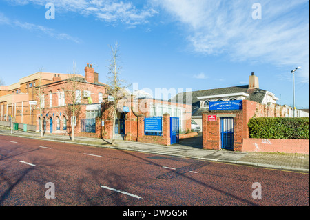 Das ehemalige Freunde sozialen Institut stammt aus dem 1869 (Architekt unbekannt) Frederick St Belfast. Stockfoto