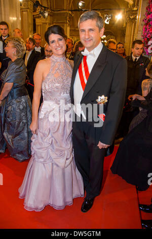 Wien, Österreich. 28. Februar 2014. Michael SPINDELEGGER und Frau Margit Wiener Opernball 2014 der gesellschaftliche Höhepunkt der Ballsaison in Wien in der Wiener Staatsoper auf Donnerstag, 27. Februar 2014 in Wien - Österreich-Credit: Dpa picture-Alliance/Alamy Live News Stockfoto