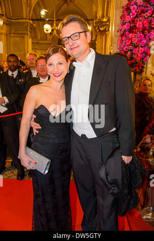 Wien, Österreich. 28. Februar 2014. Kristina SPRENGER, Gerald GERSTBAUER der Wiener Opernball 2014 der gesellschaftliche Höhepunkt der Ballsaison in Wien in der Wiener Staatsoper auf Donnerstag, 27. Februar 2014 in Wien - Österreich-Credit: Dpa picture-Alliance/Alamy Live News Stockfoto