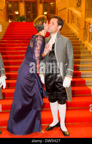 Wien, Österreich. 28. Februar 2014. Desiree TREICHL-STÜRGKH? der Wiener Opernball 2014 der gesellschaftliche Höhepunkt der Ballsaison in Wien in der Wiener Staatsoper auf Donnerstag, 27. Februar 2014 in Wien - Österreich-Credit: Dpa picture-Alliance/Alamy Live News Stockfoto