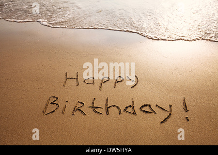 alles Gute zum Geburtstag Postkarte am Strand Stockfoto