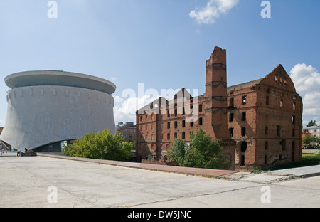 Ruinen der alten Mühle in Wolgograd, Erinnerung an zweiter Weltkrieg und Museum-Panorama "Stalingrad Kampf" Stockfoto