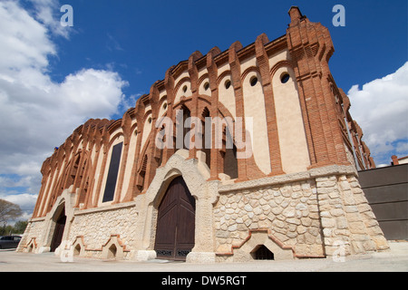 Moderne Keller in Nulles, Provinz Tarragona, Katalonien. Stockfoto