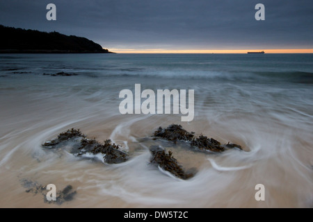 Sonnenaufgang am Schloss Beach in Falmouth Stockfoto