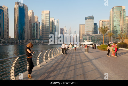Dubai Marina Szene im Februar, Dubai, Vereinigte Arabische Emirate, Vereinigte Arabische Emirate Naher Osten Stockfoto