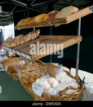 Brot für den Verkauf auf dem Markt in Haria Lanzarote Stockfoto